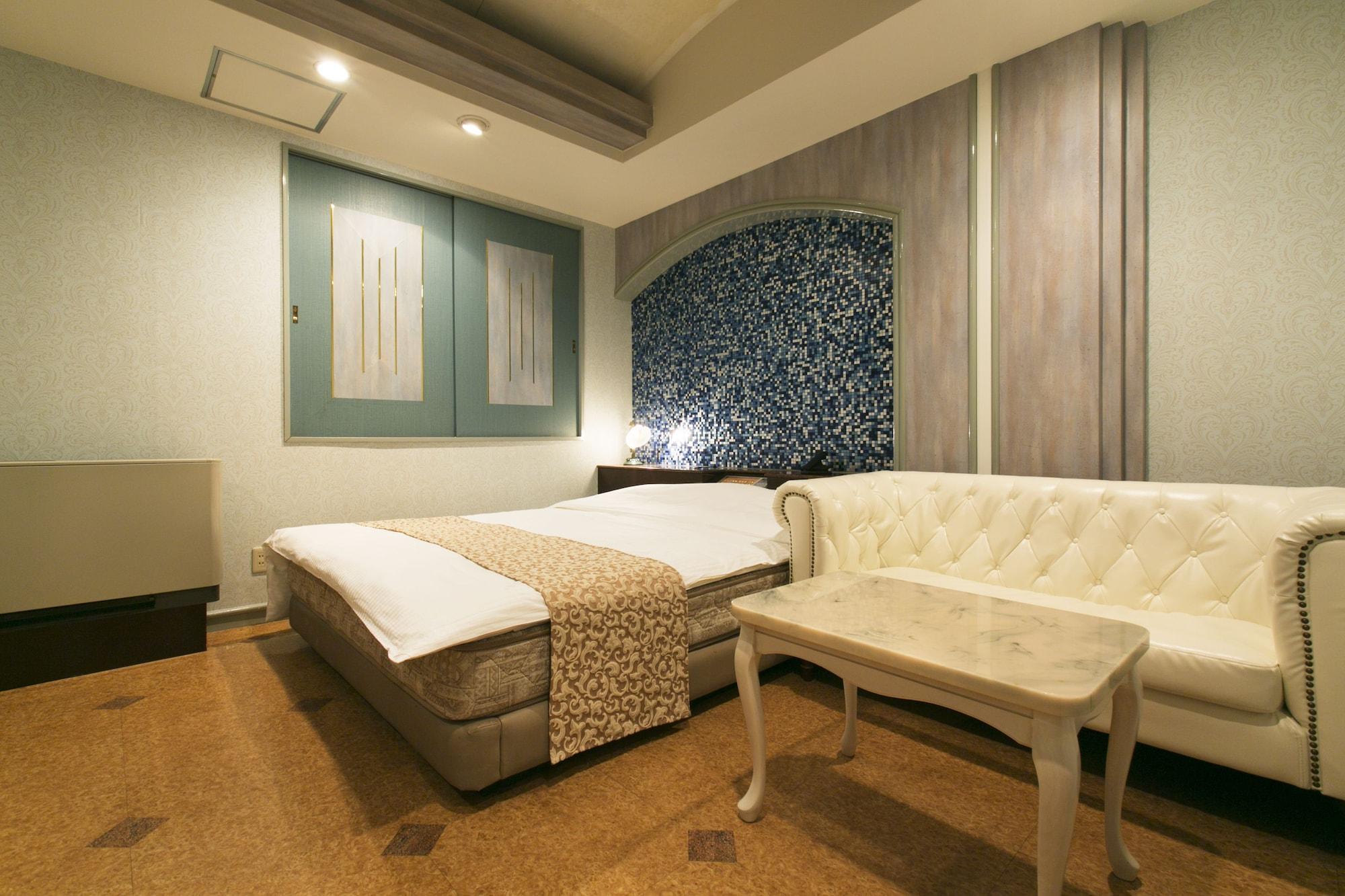 Hotel Atlantis Toyonaka (Adults Only) Екстериор снимка