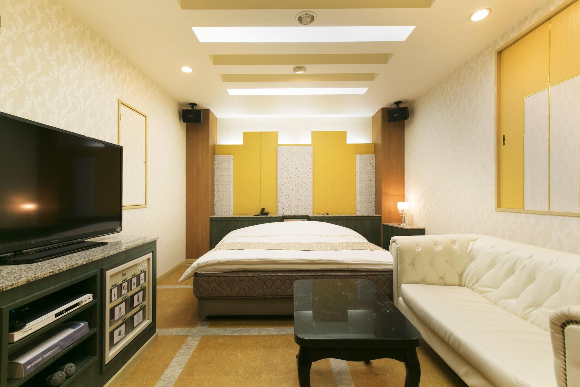 Hotel Atlantis Toyonaka (Adults Only) Екстериор снимка