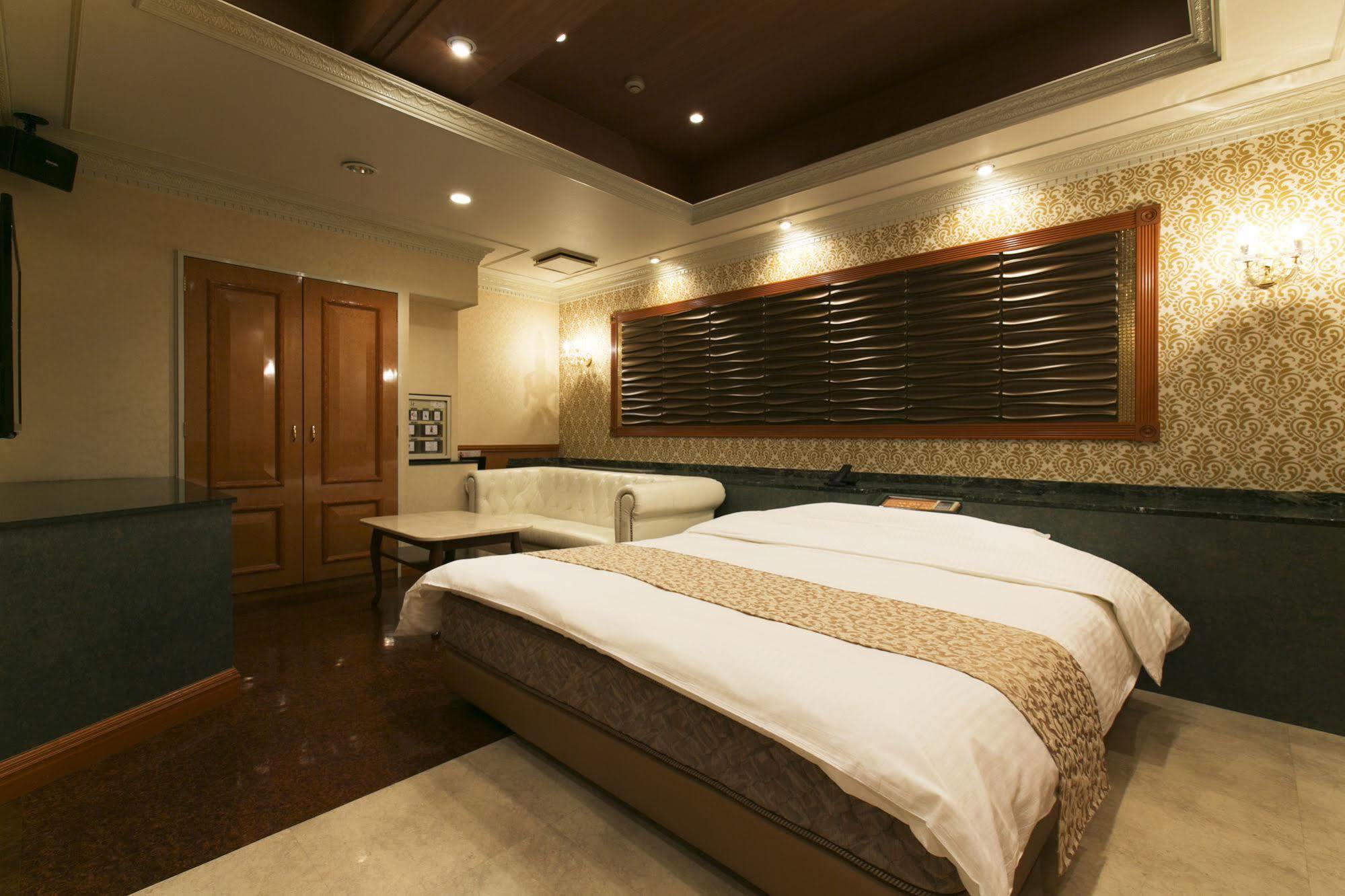 Hotel Atlantis Toyonaka (Adults Only) Екстериор снимка