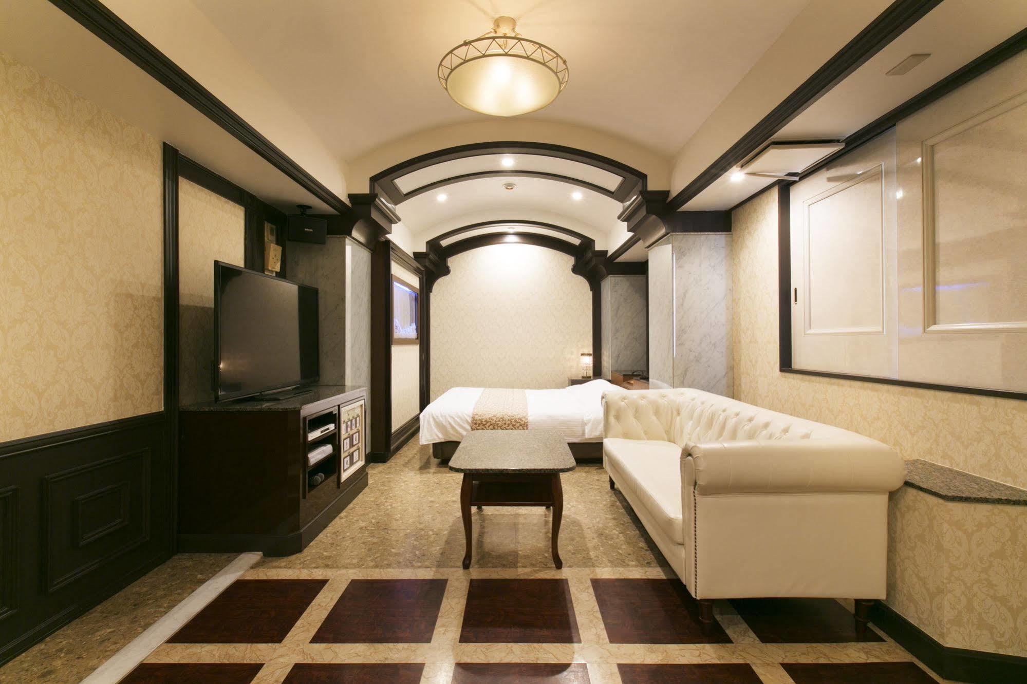 Hotel Atlantis Toyonaka (Adults Only) Екстериор снимка