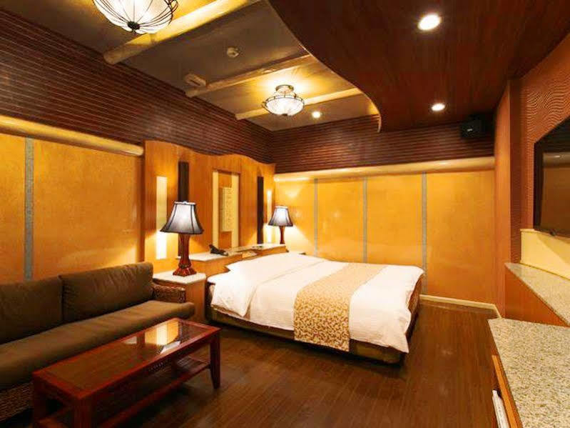 Hotel Atlantis Toyonaka (Adults Only) Екстериор снимка