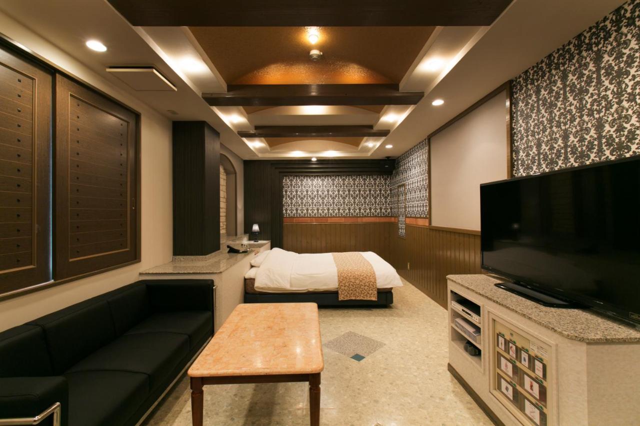 Hotel Atlantis Toyonaka (Adults Only) Екстериор снимка