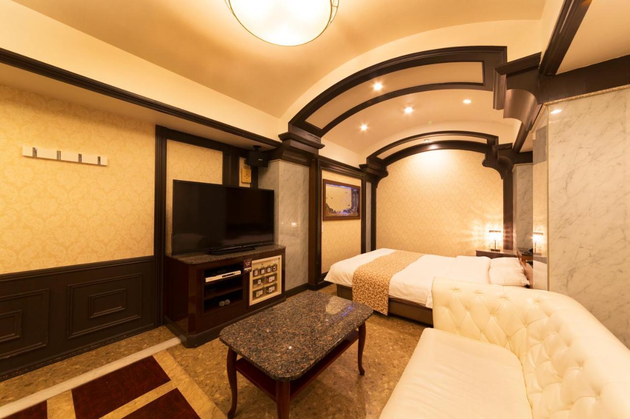 Hotel Atlantis Toyonaka (Adults Only) Екстериор снимка